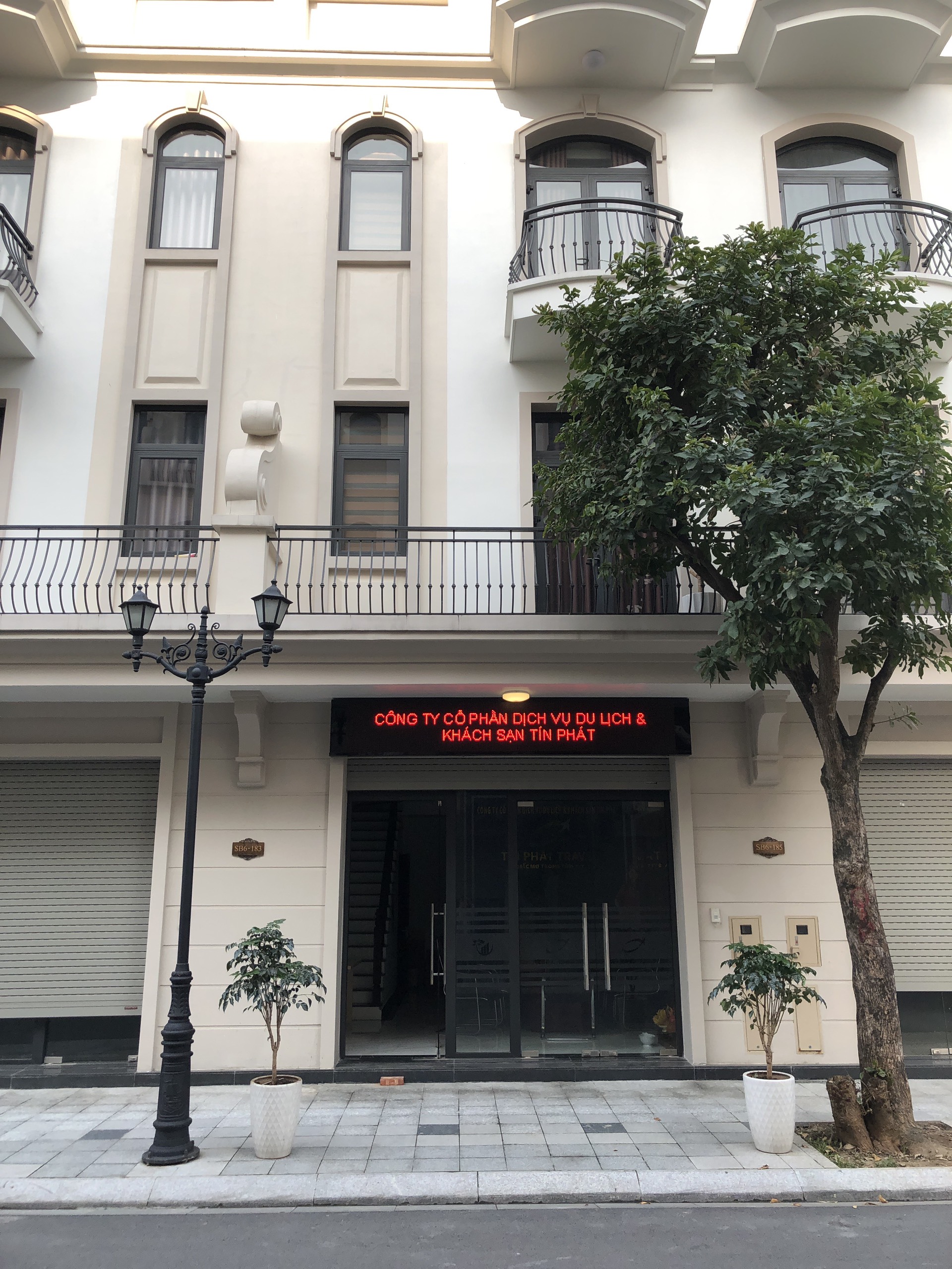 Công ty cổ phần dịch vụ du lịch và khách sạn Tín Phát