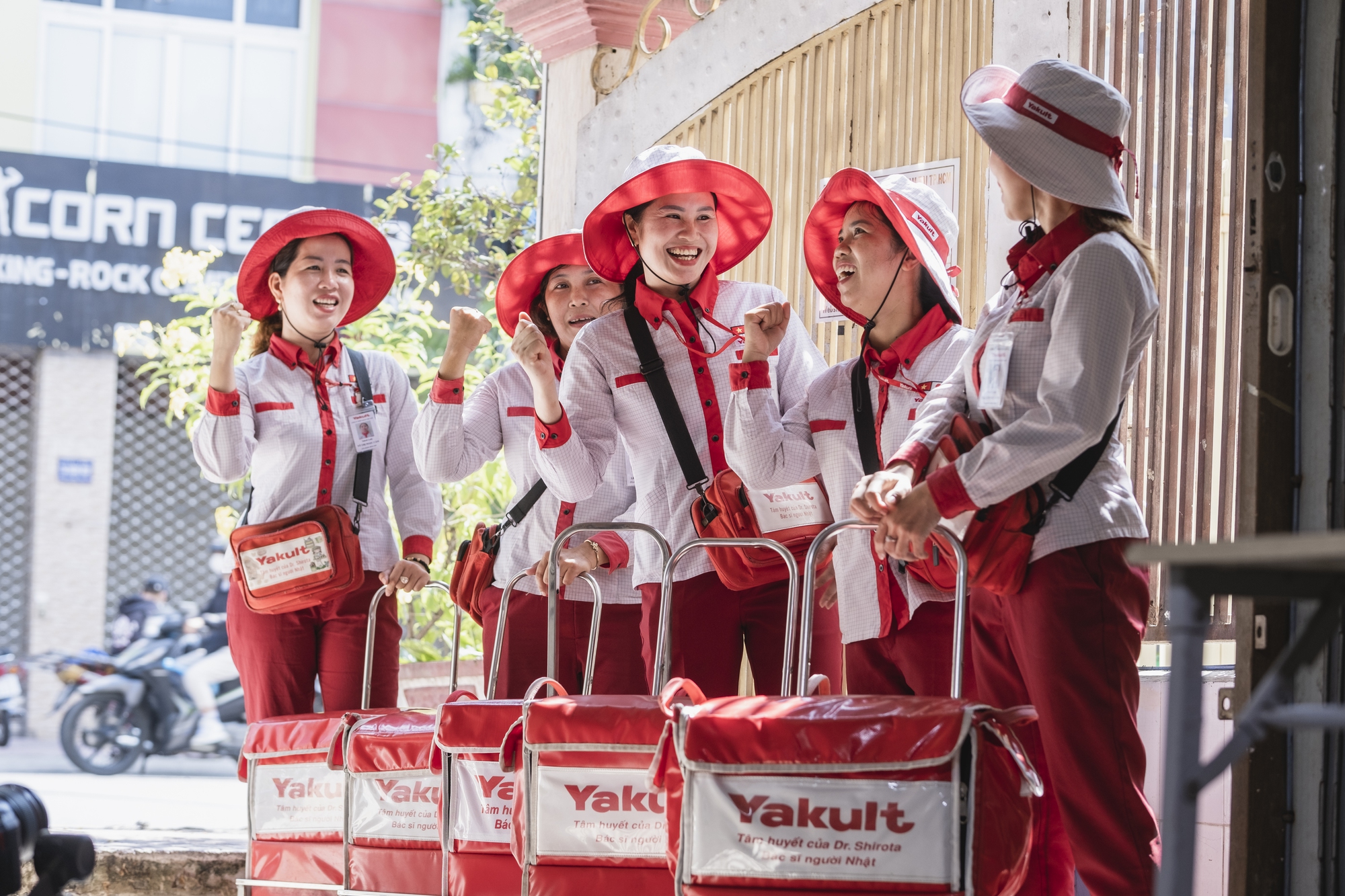Yakult Tuy n D ng M i Nh t N m 2024 yakult-tuy-n-d-ng-m-i-nh-t-n-m-2024