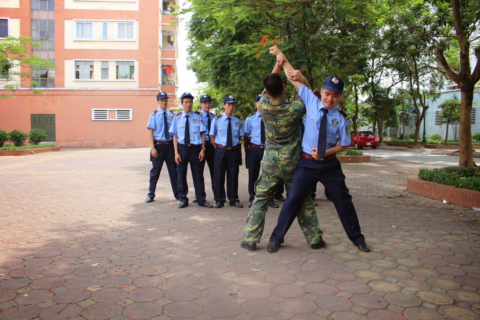 Thuận lợi và khó khăn khi tìm việc làm bảo vệ tại Bắc Ninh
