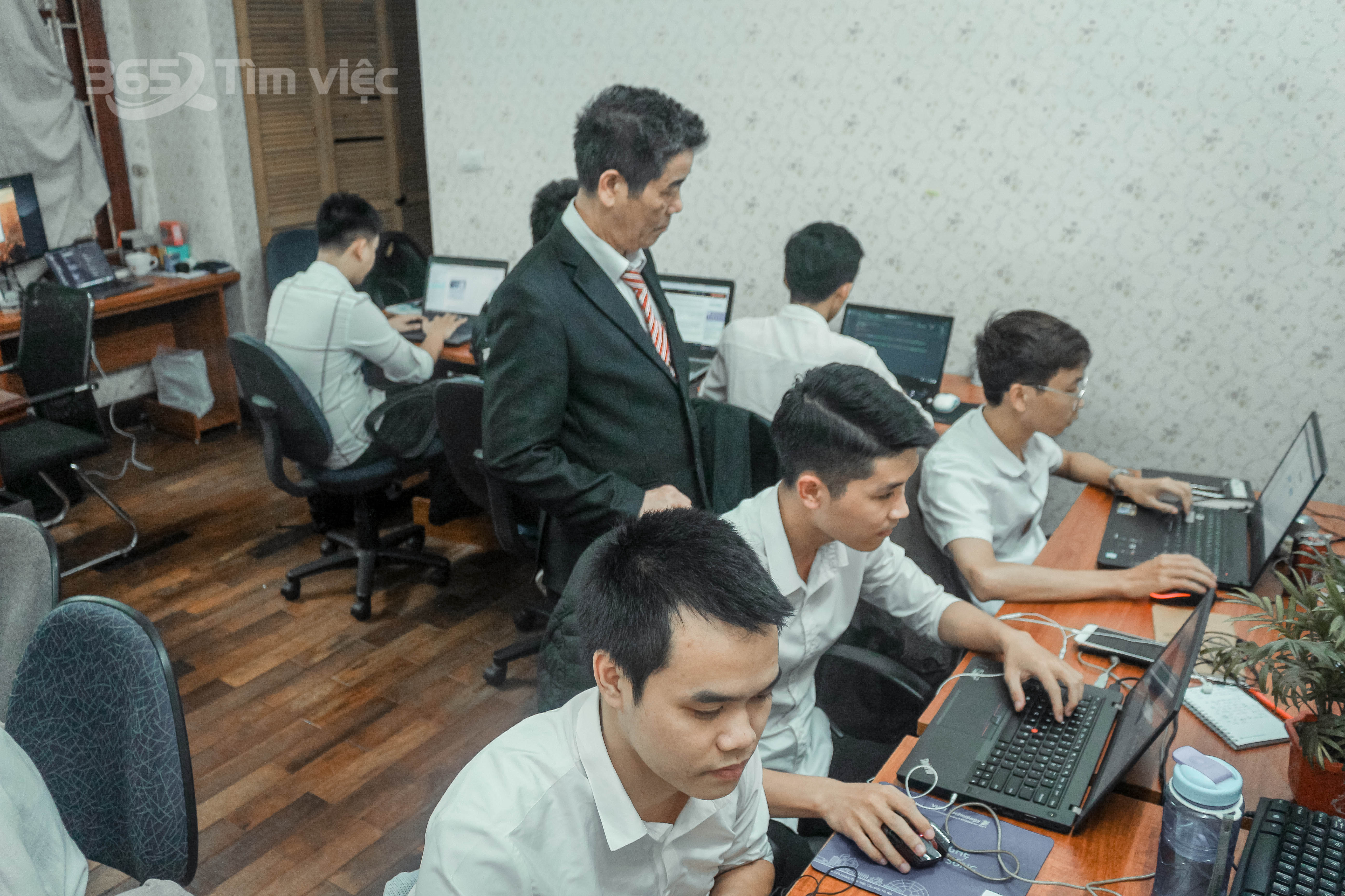 nhu cầu  tìm việc làm thương mại điện tử tại Hà Nội 