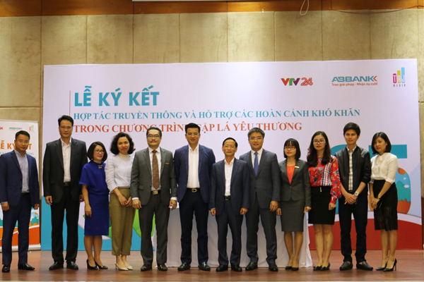Chuyên viên quan hệ khách hàng làm việc tại Hà Nội