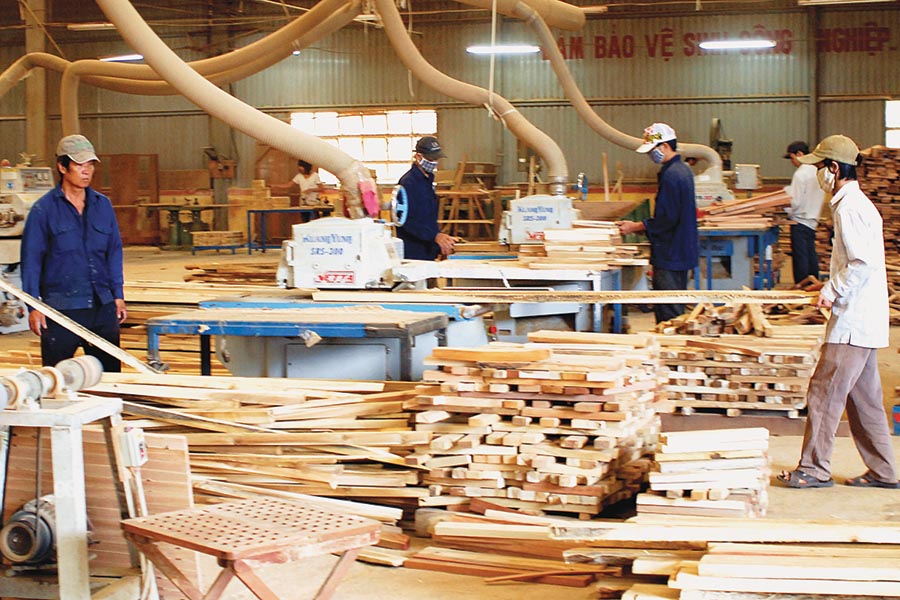 Lao động phổ thông làm trong các nhà máy chế biến tại Bắc Ninh