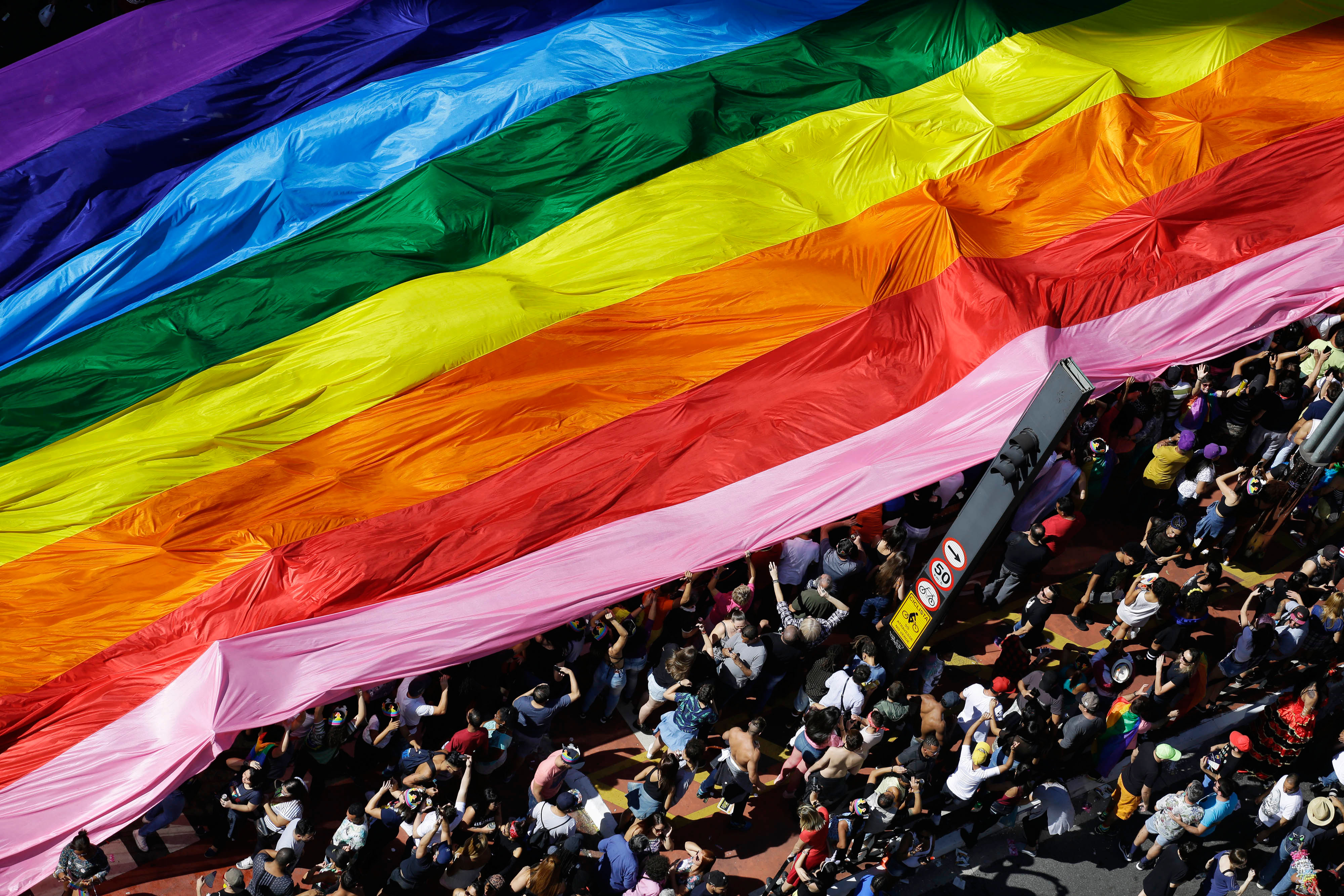 Nhận thức về giới tính Nam – Nữ - LGBT đang dần thay đổi tích cực hơn