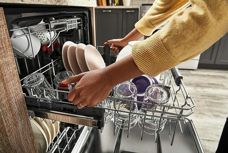 Công việc cụ thể của một nhân viên rửa bát