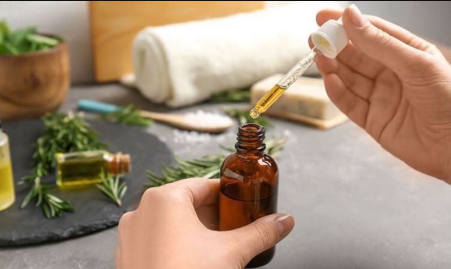 Tinh dầu xá xị giúp sát khuẩn ở trên da
