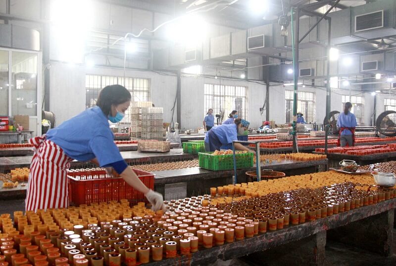 Công nhân làm việc