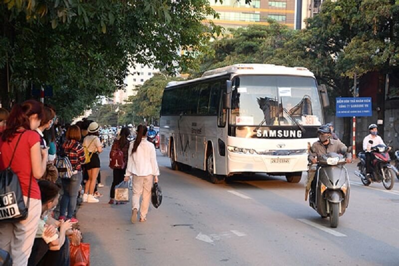 Công việc đưa đón công nhân