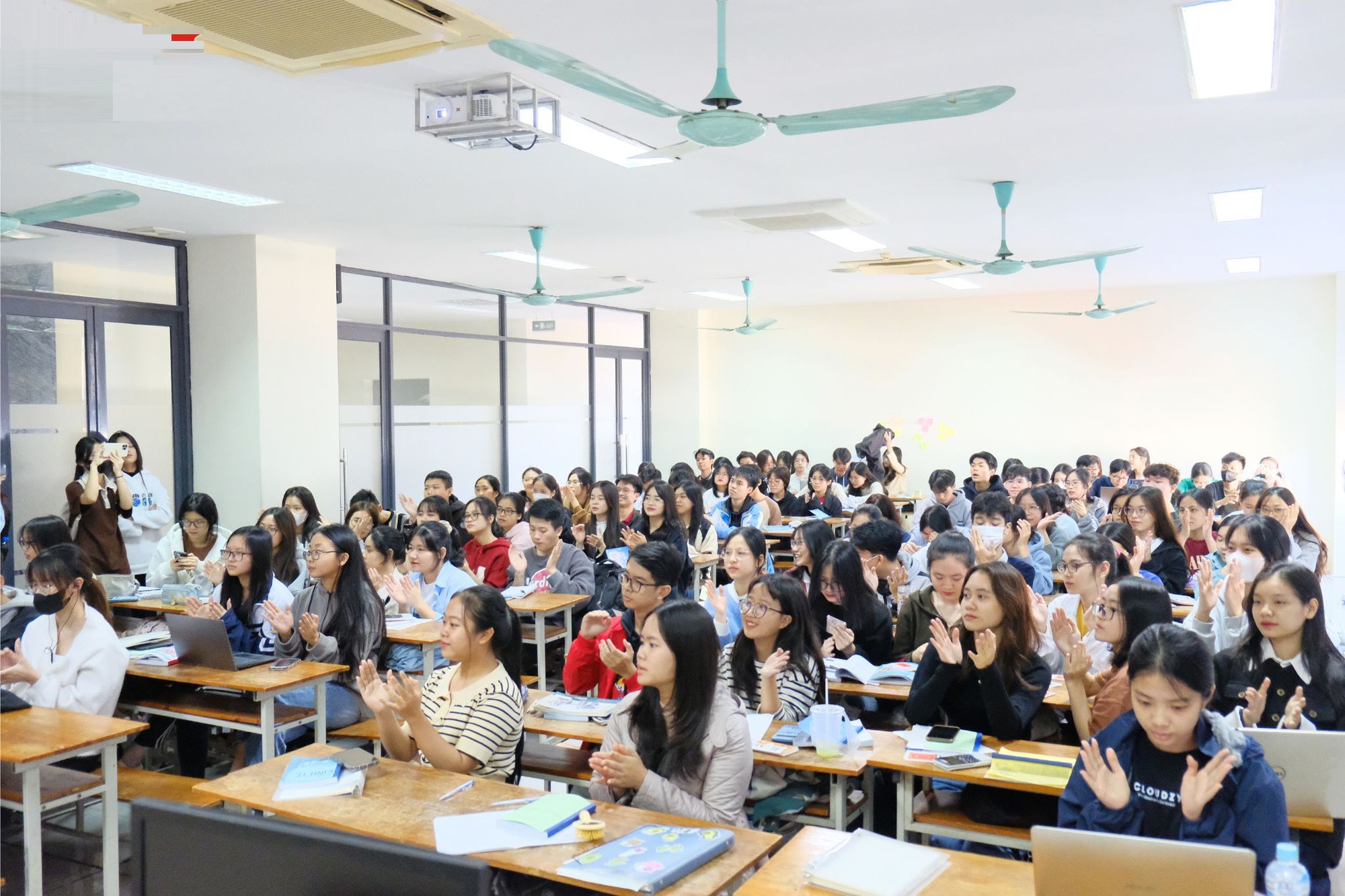 Học phí tại đại học Ngoại Thương là bao nhiêu?