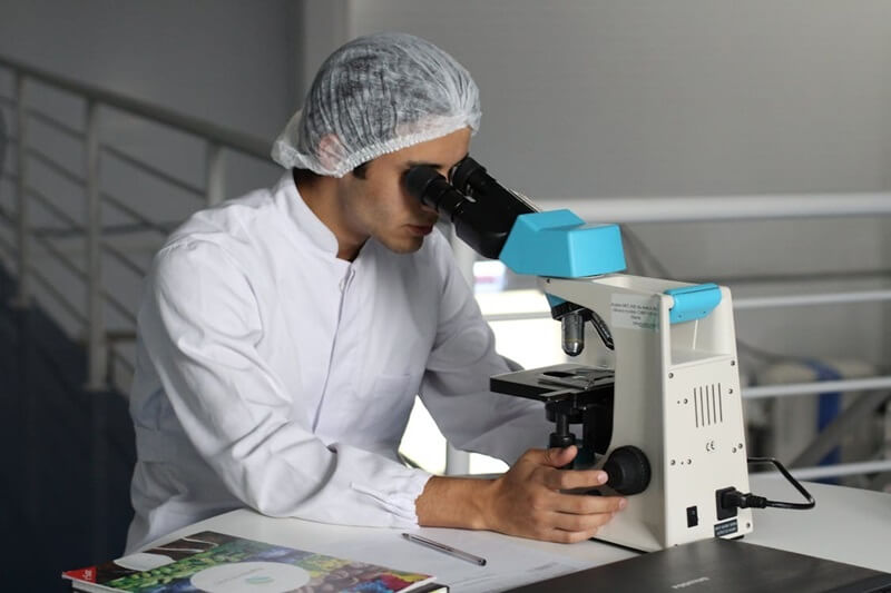 Thực tập sinh tiếp cận quy trình kiểm nghiệm và kiểm định sản phẩm dược phẩm chuyên sâu
