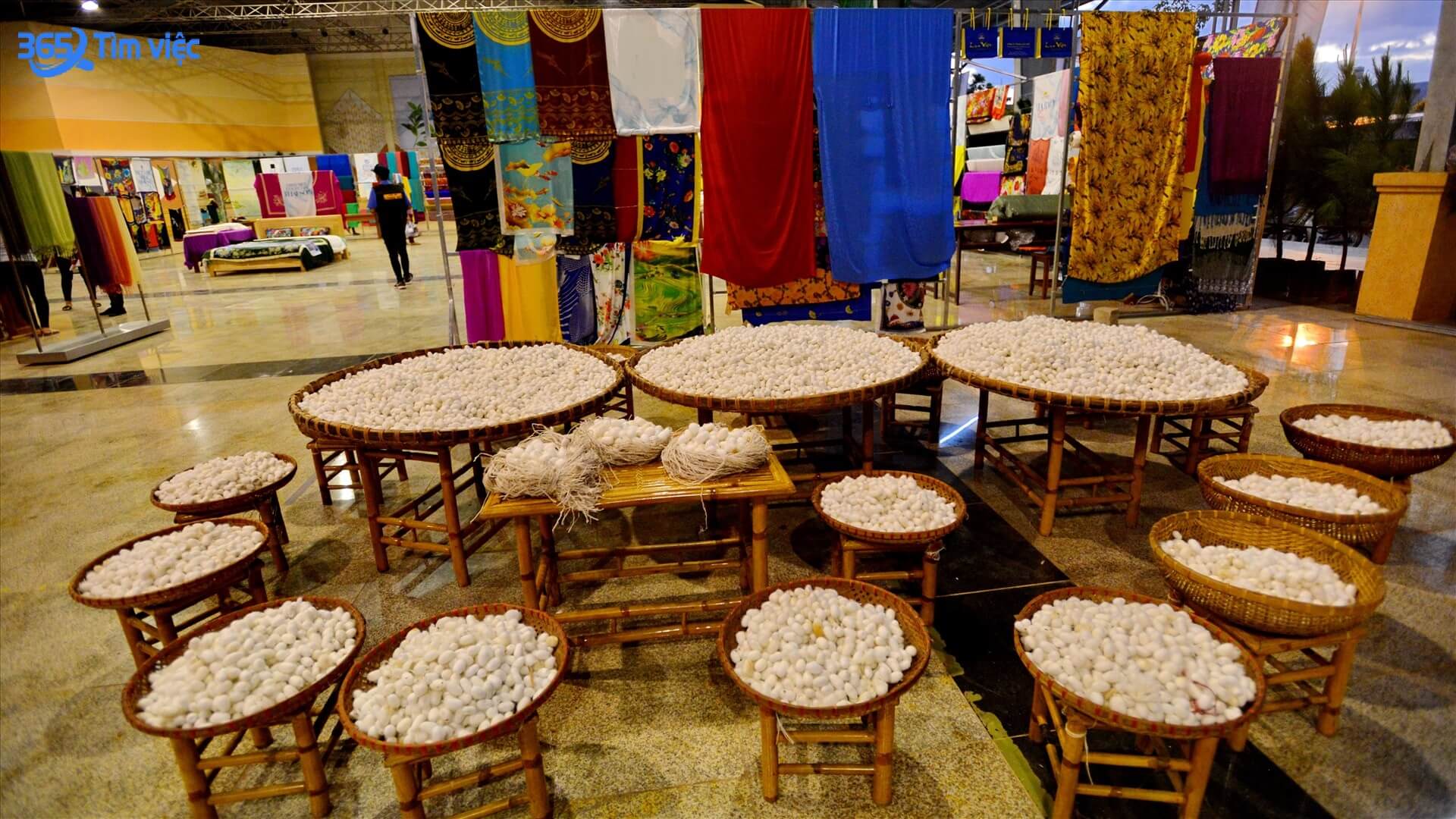 TOP 5 làng nghề dệt lụa tơ tằm nổi tiếng tại Việt Nam - cơ hội vàng cho sự nghiệp của bạn