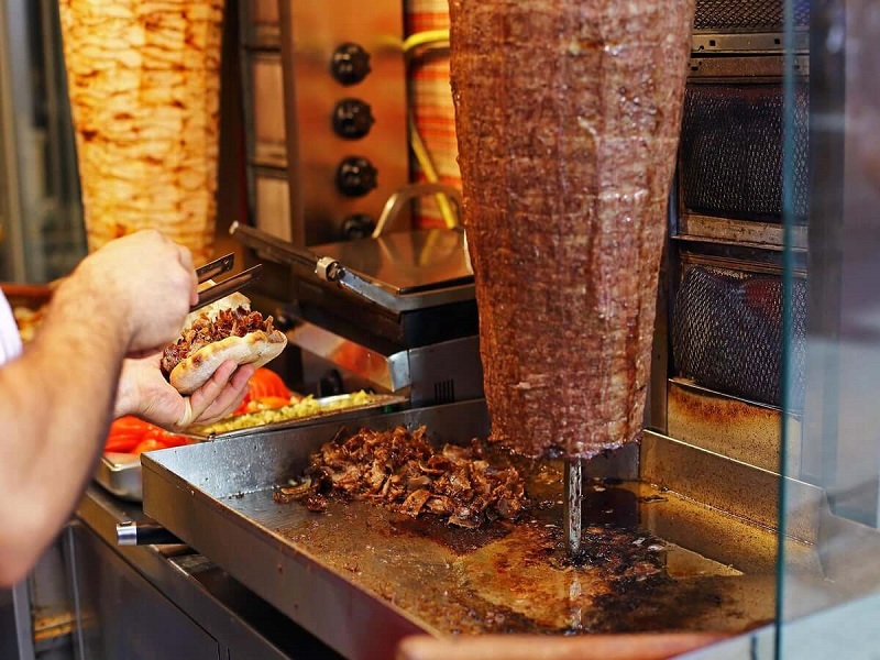 Doner kebab trở thành fastfood quen thuộc