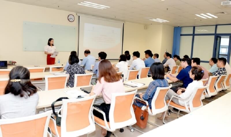 Công việc của giảng viên trung cấp