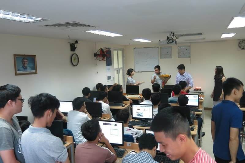 Sinh viên lớp học SQL Developer