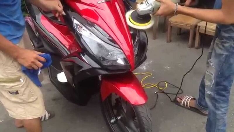 Công việc của người thợ sơn xe máy