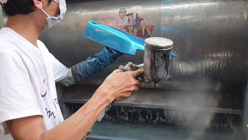 Công việc thợ sơn xe máy