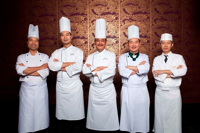 Muốn trở thành bếp trưởng cần phải chuẩn bị kiến thức ẩm thực tốt