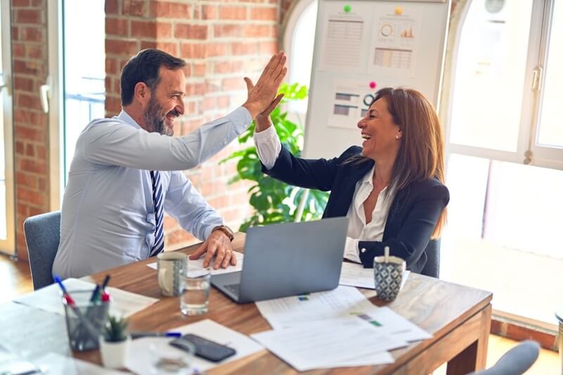 Cấu trúc thu nhập rõ ràng giúp nhân viên kiểm soát tài chính tốt