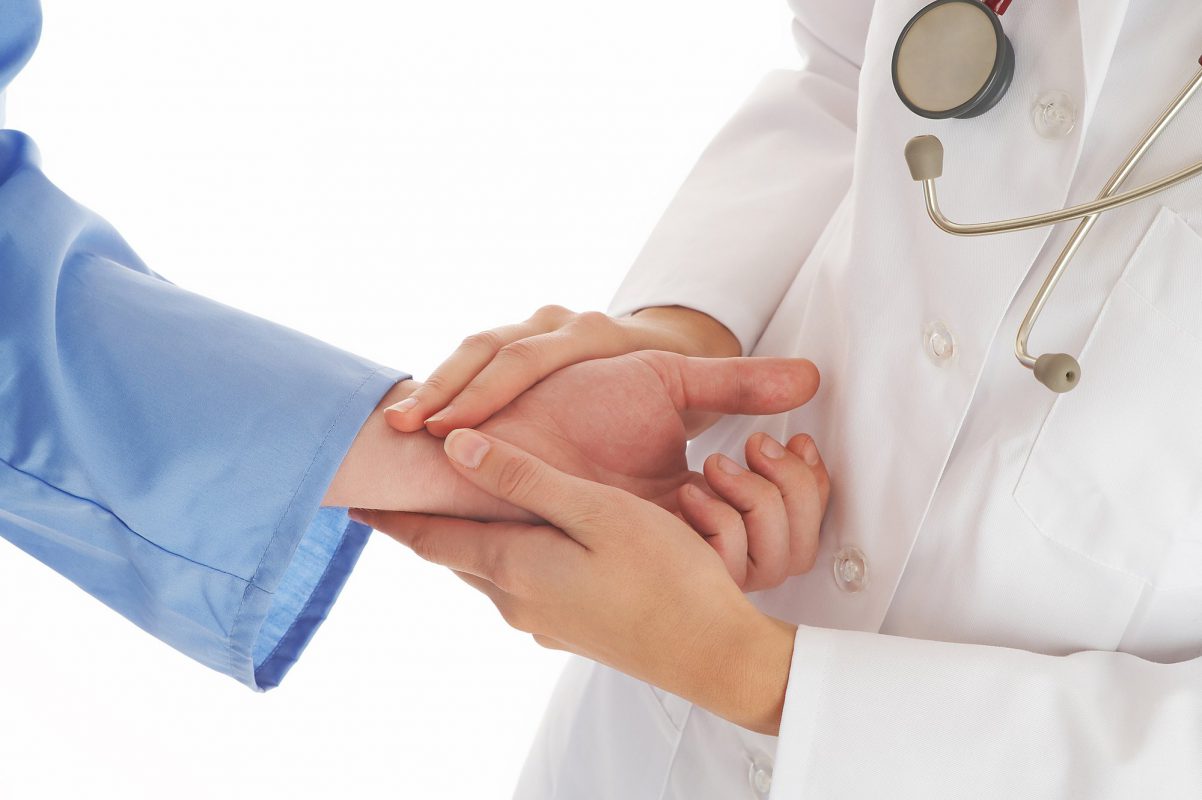 Chẩn đoán bệnh là công việc cơ bản của bác sĩ nội khoa