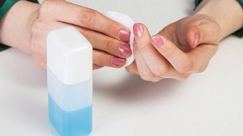 Nước rửa tay khô có sử dụng dung dịch cồn