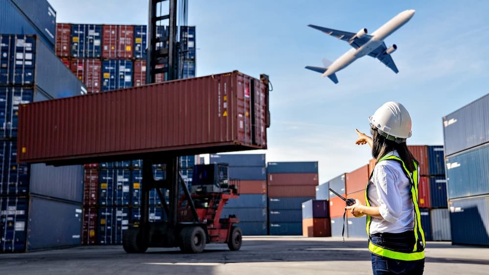 Con gái và cách theo đuổi ngành logistics 