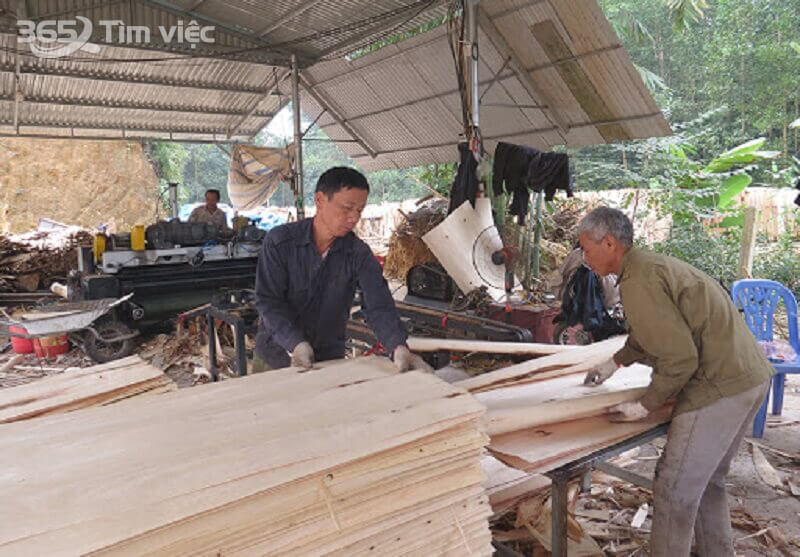 Đằng sau cái mác “tỷ phú” của nghề sản xuất đồ gỗ