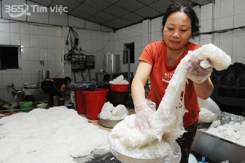 Đằng sau câu chuyện làm giàu từ nghề làm bún
