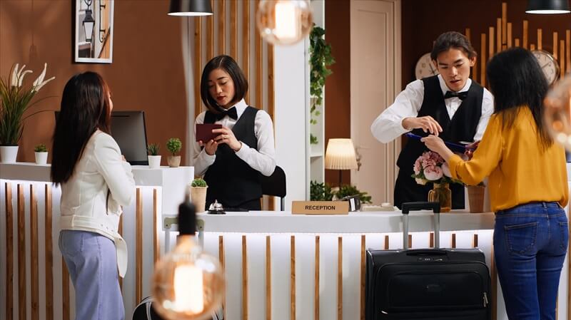 Ngành F&B gắn liền với dịch vụ ăn uống và du lịch