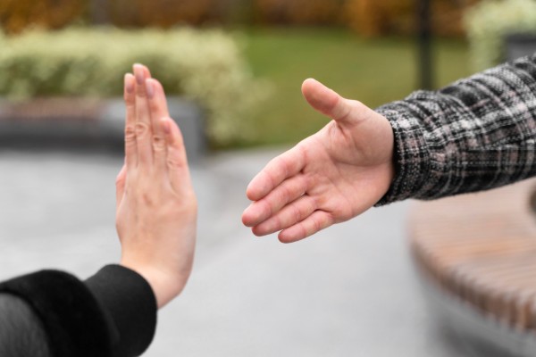 Kỹ năng từ chối được rèn luyện thường xuyên thông qua các bài tập thực hành