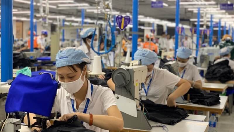 Thực trạng nguồn nhân lực hoạt động trên địa bàn khu công nghiệp Hòa Cầm?
