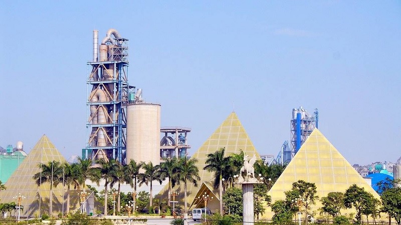 Cảng Vinakansai  - một trong những cảng sông đem lại lợi ích kinh tế cho huyện
