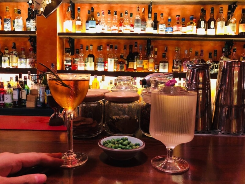 Thực trạng phát triển của nghề booking bar tại Việt Nam