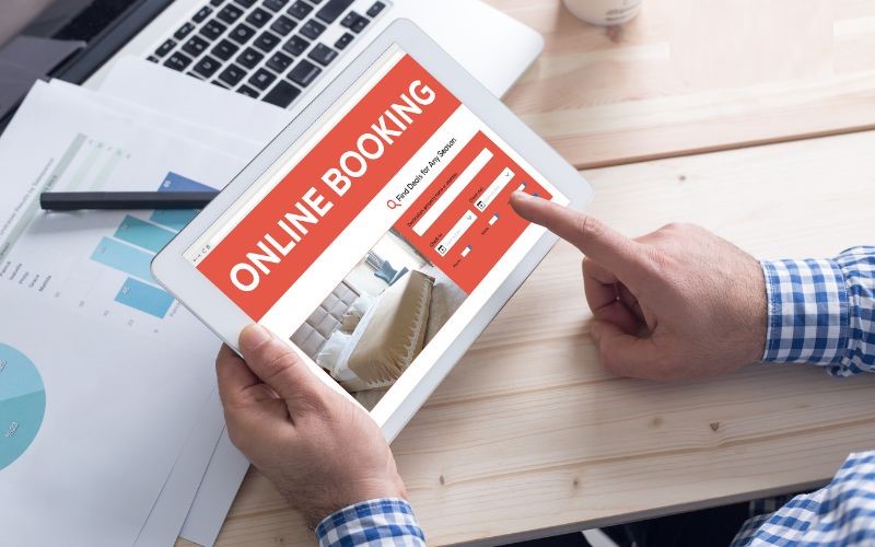 Các kỹ năng cần trang bị để trở thành một nhân viên booking bar chuyên nghiệp