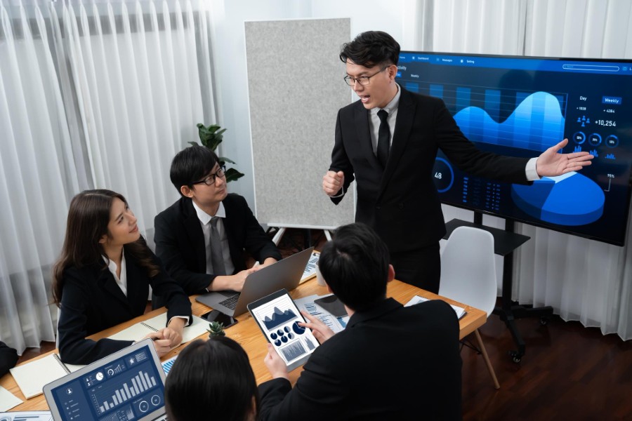Đầu tư vào công nghệ hỗ trợ quản lý