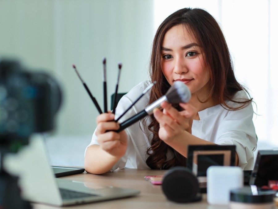 Kiến thức cơ bản về mỹ phẩm và dụng cụ trang điểm