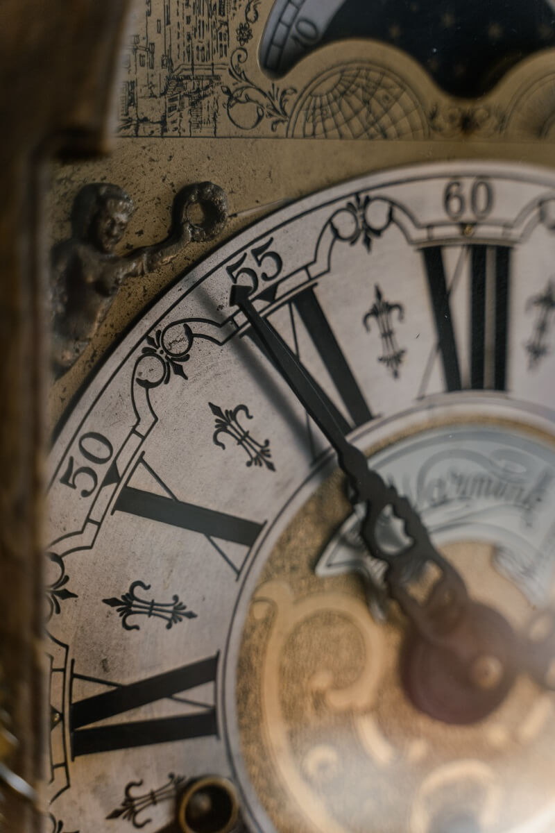 Phân biệt Chronometer và Chronograph