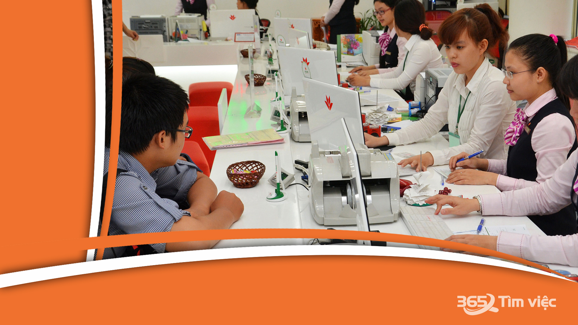 Yêu cầu khi làm việc tại ngân hàng Sacombank