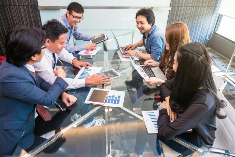 Tương tác và hỗ trợ từ nhân viên