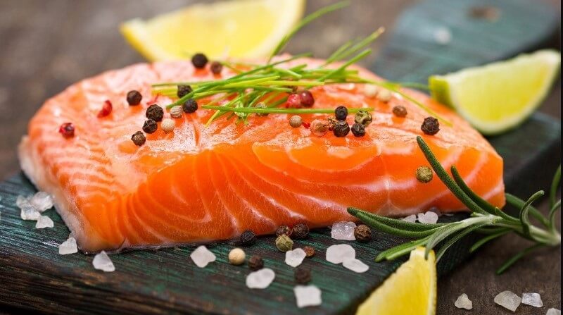 Nếu muốn chọn thực phẩm giàu protein không thể bỏ qua cá hồi