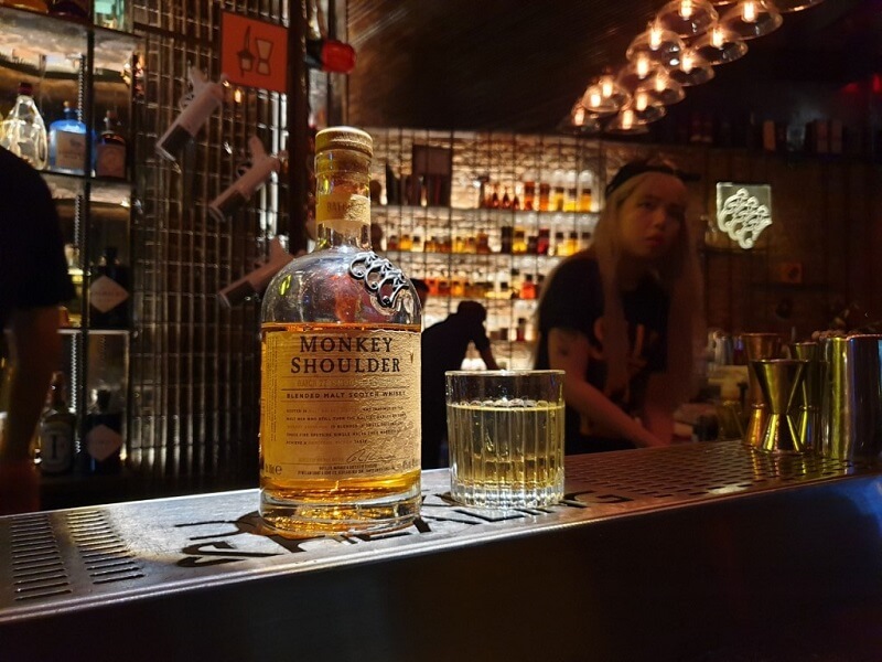 Thu nhập của việc làm PR quán bar là gì?