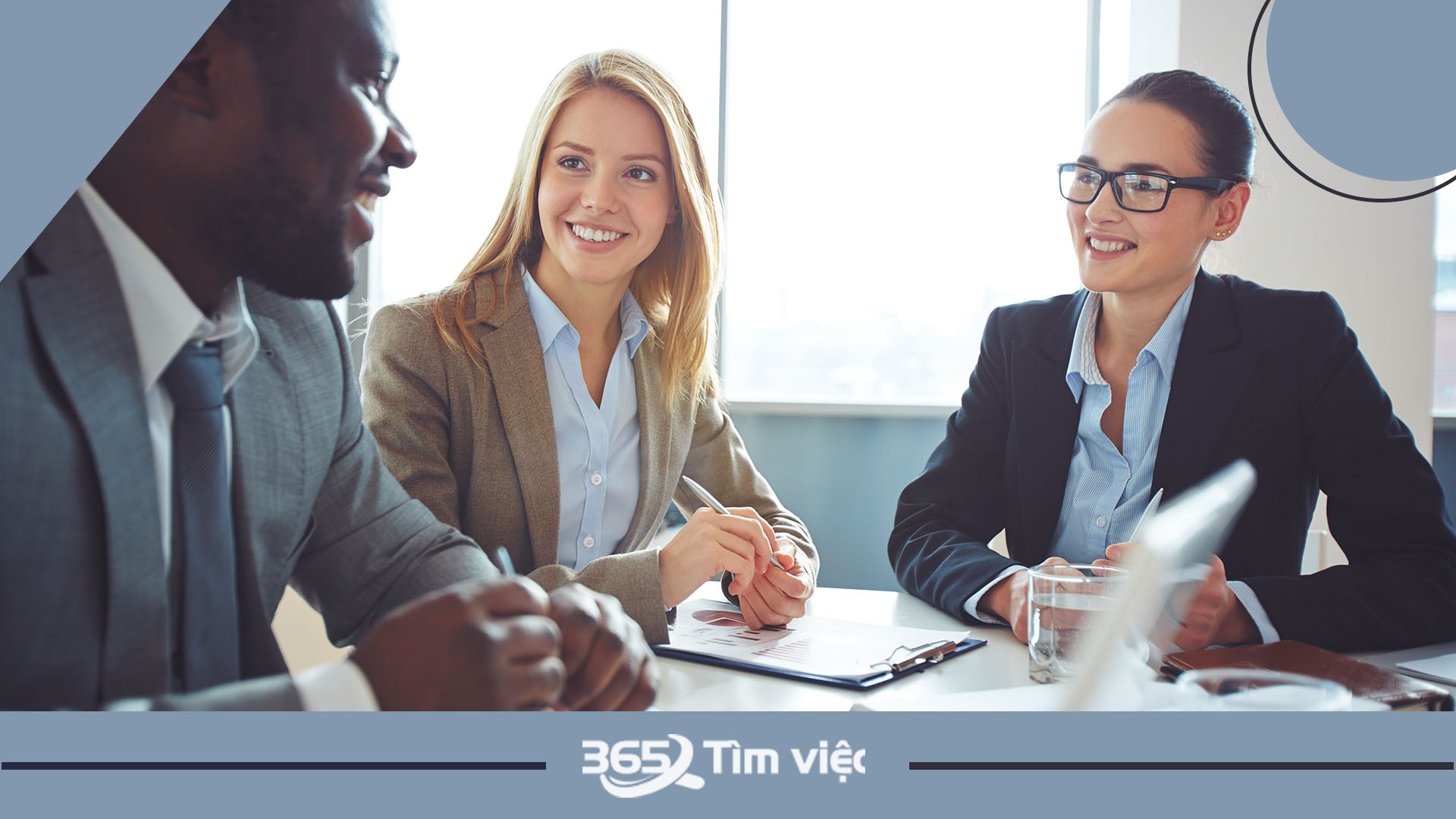 Thế nào là việc làm giám sát?