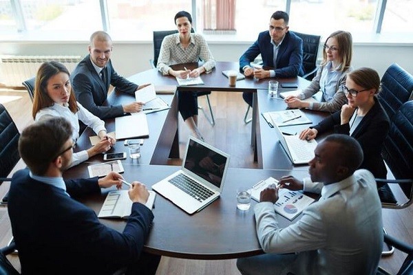 Ban lãnh đạo là gì? Vai trò và nhiệm vụ quan trong doanh nghiệp